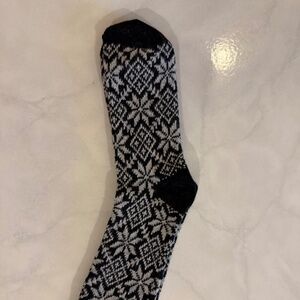 OS WOMEN'S SNOW FLAKE SOCKS